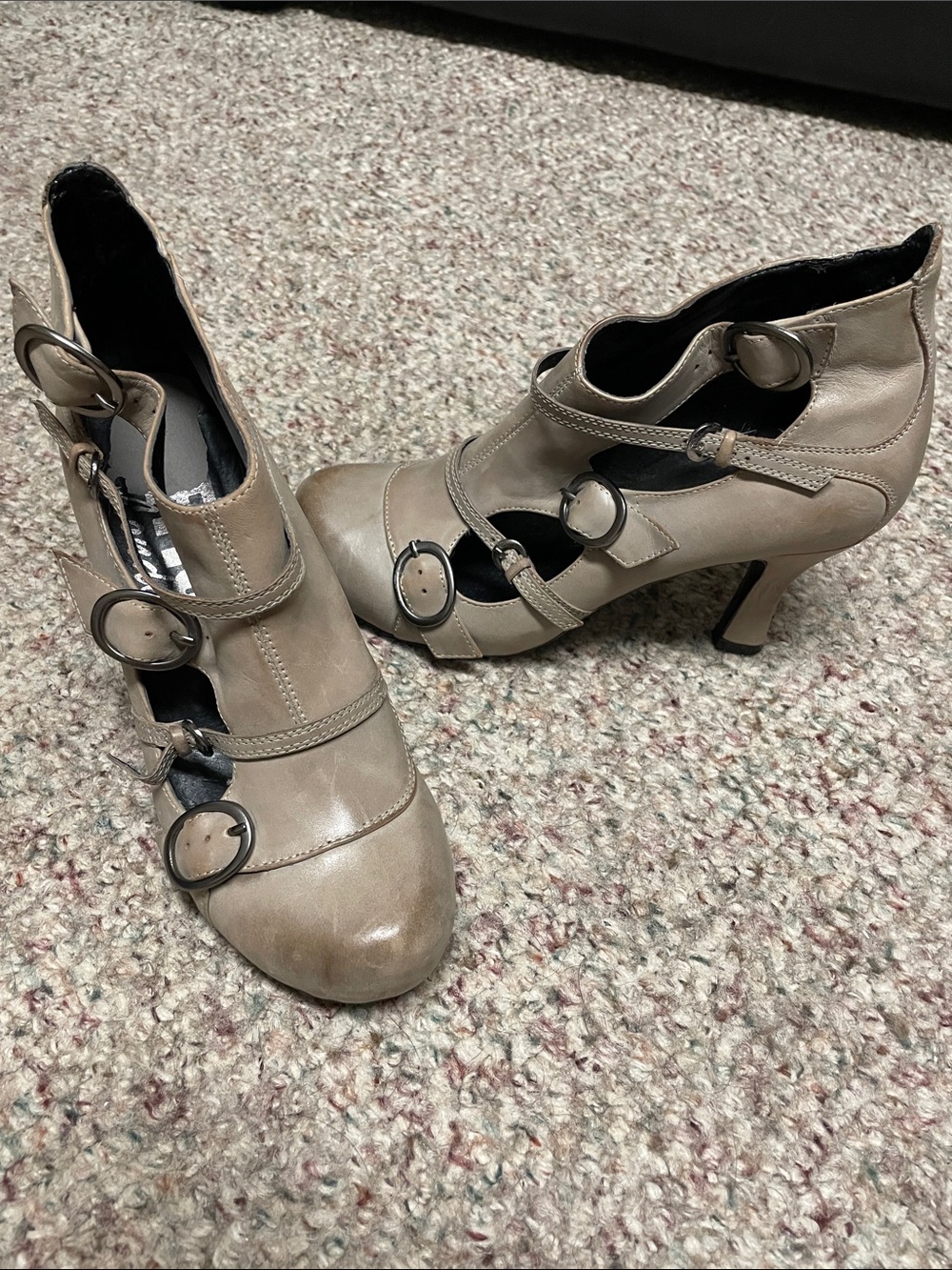 Office London Ladies Beige grey 6 Buckle-Strap Heels